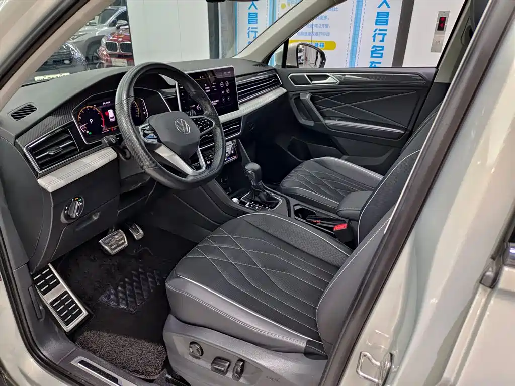 Volkswagen Tiguan L 2022 330TSI Auto FWD R-Line Premium Edition 2021 - thumbnail 7