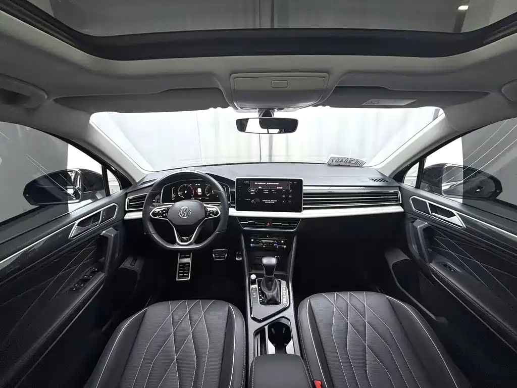 Volkswagen Tiguan L 2022 330TSI R-Line Comfort Edition AWD 2022 - thumbnail 5