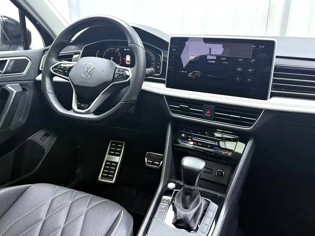 Volkswagen Tiguan L 2022 330TSI R-Line Comfort Edition AWD 2022 - thumbnail 6