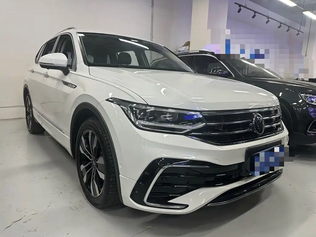 Volkswagen Tiguan L 2022 330TSI R-Line Comfort Edition AWD 2022 - thumbnail 2