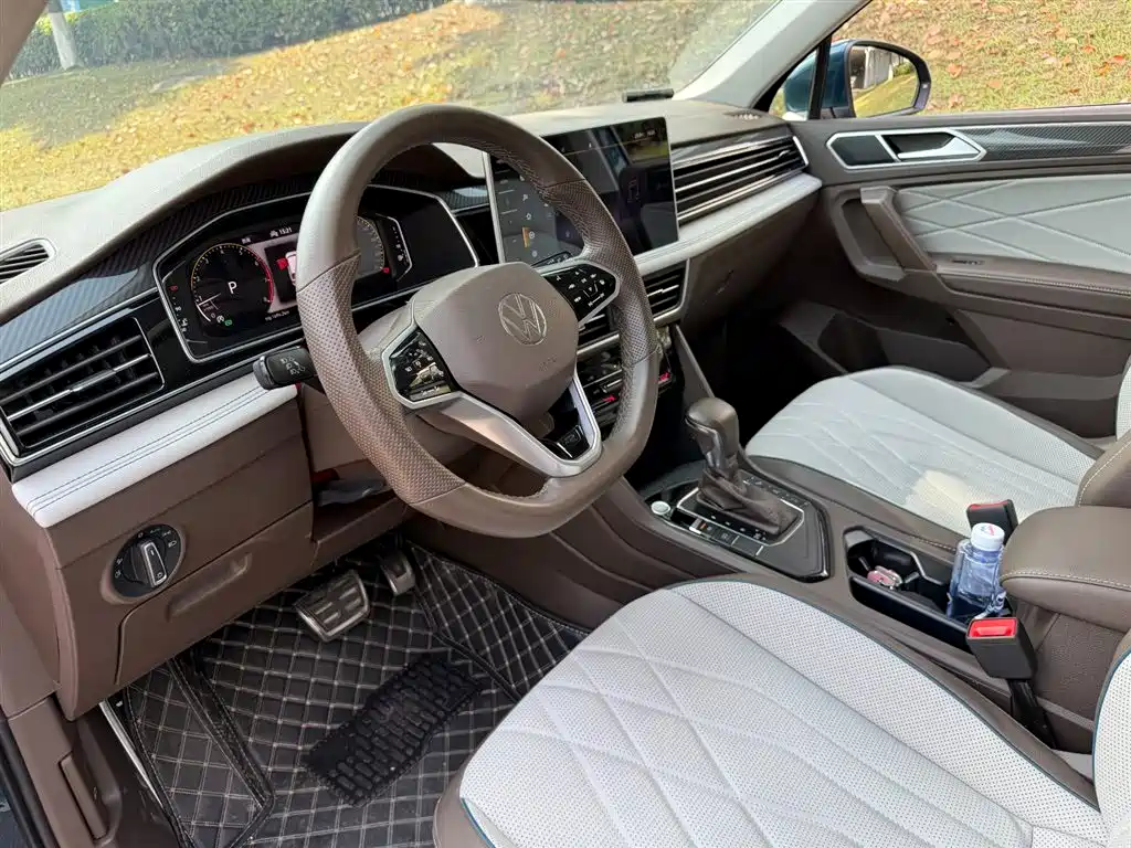 Volkswagen Tiguan L 2022 330TSI Automatic FWD R-Line Edition 2021 - thumbnail 7