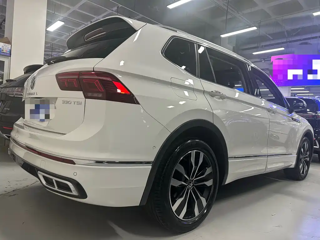 Volkswagen Tiguan L 2022 330TSI R-Line Comfort Edition AWD 2022 - thumbnail 3