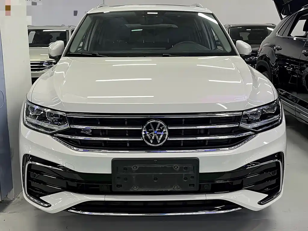Volkswagen Tiguan L 2022 330TSI R-Line Comfort Edition AWD 2021 - thumbnail 2