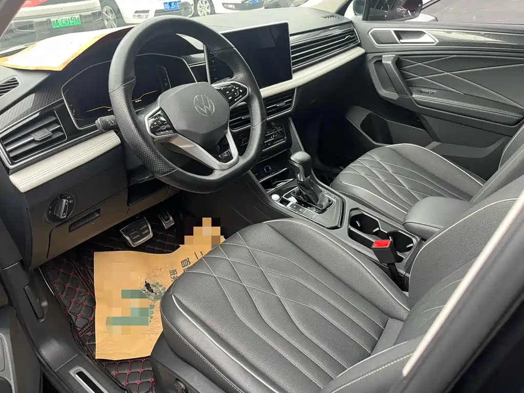 Volkswagen Tiguan L 2022 330TSI R-Line Comfort Edition AWD 2022 - thumbnail 4