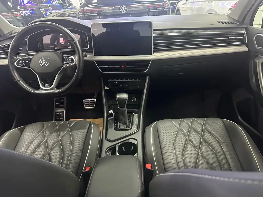Volkswagen Tiguan L 2022 330TSI R-Line Comfort Edition AWD 2022 - thumbnail 10