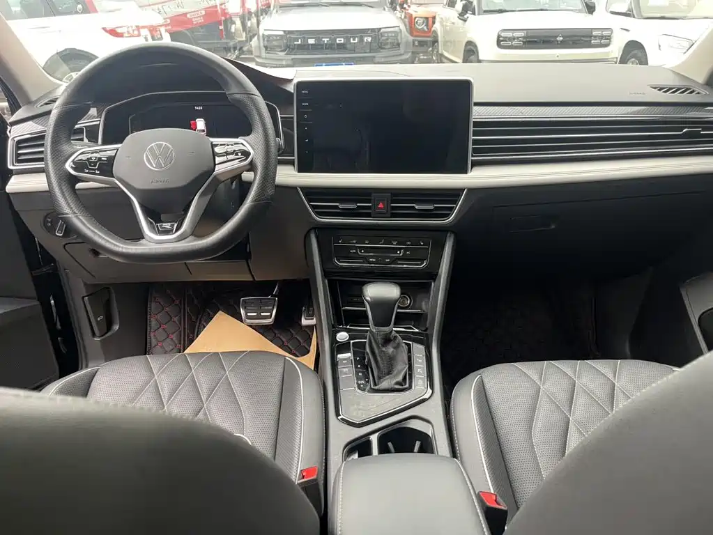 Volkswagen Tiguan L 2022 330TSI R-Line Comfort Edition AWD 2022 - thumbnail 6