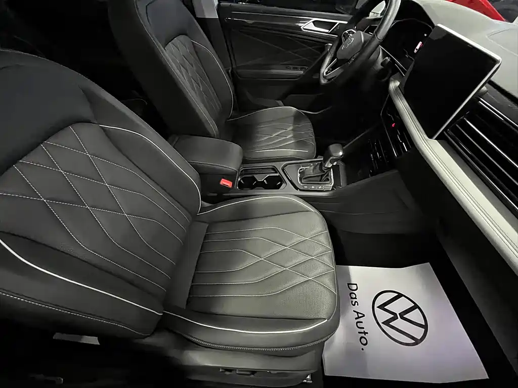 Volkswagen Tiguan L 2022 330TSI R-Line Comfort Edition AWD 2021 - thumbnail 9