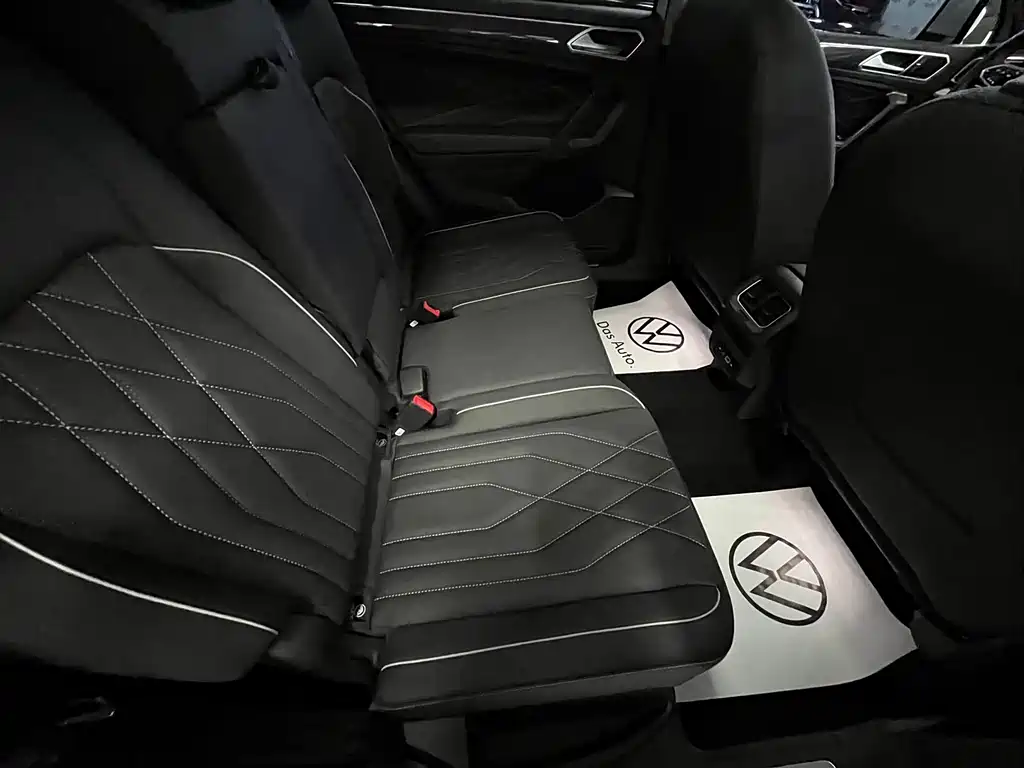 Volkswagen Tiguan L 2022 330TSI R-Line Comfort Edition AWD 2021 - thumbnail 11