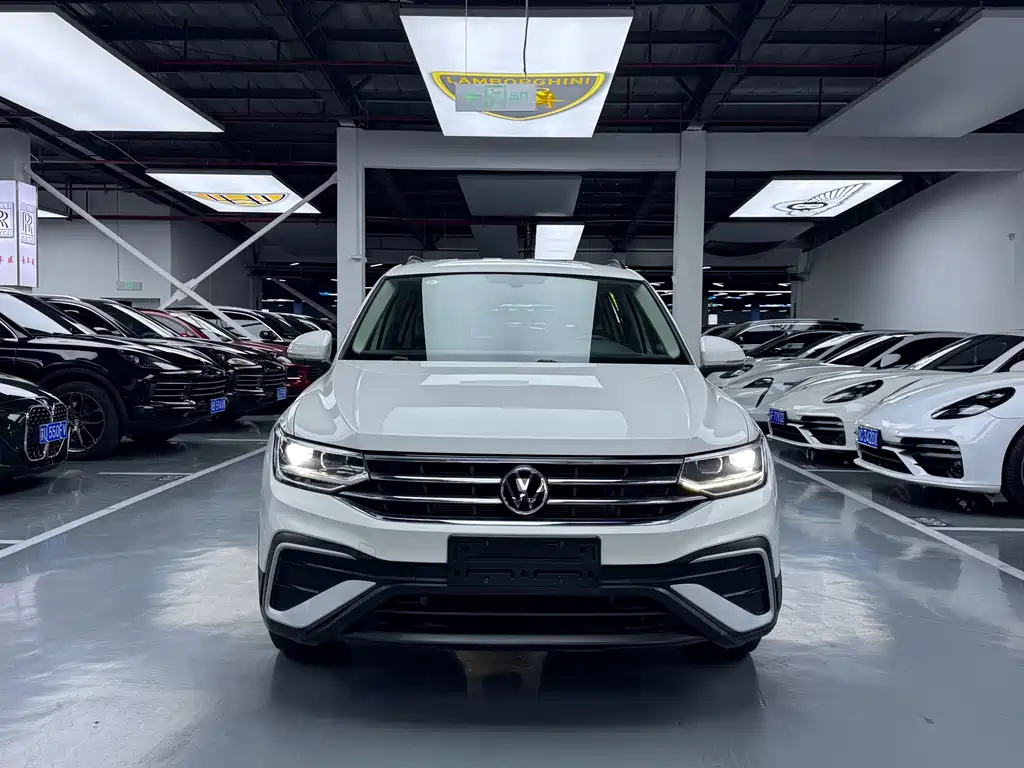Volkswagen Tiguan L 2022 330TSI Automatic FWD Comfort Edition 2022 - thumbnail 2