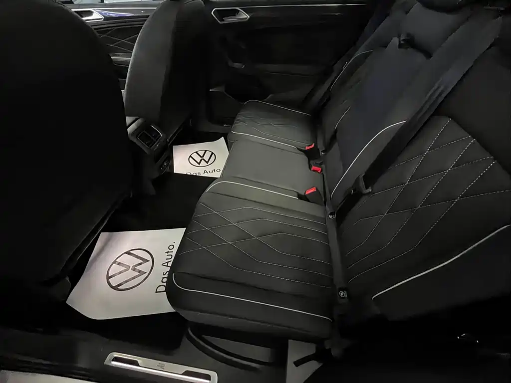 Volkswagen Tiguan L 2022 330TSI R-Line Comfort Edition AWD 2021 - thumbnail 14