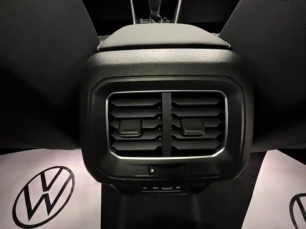 Volkswagen Tiguan L 2022 330TSI R-Line Comfort Edition AWD 2021 - thumbnail 16