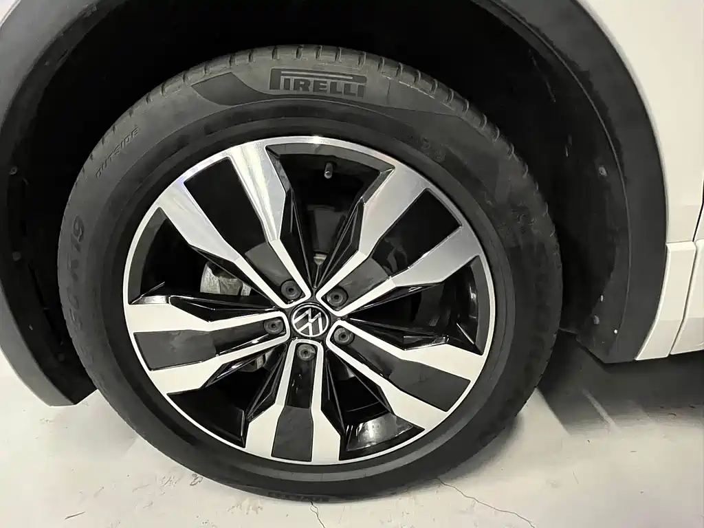 Volkswagen Tiguan L 2022 330TSI R-Line Comfort Edition AWD 2021 - thumbnail 17