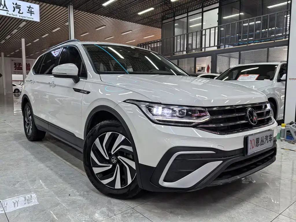 Volkswagen Tiguan L 2022 330TSI Automatic FWD Comfort Edition 2022 - thumbnail 3