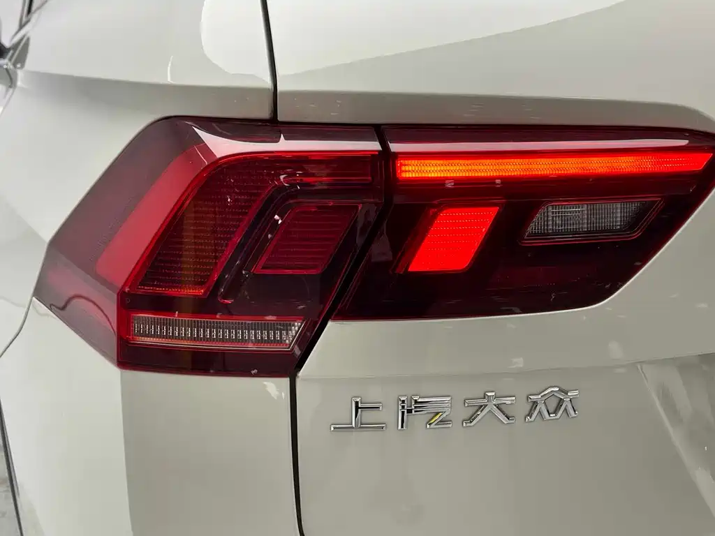 Volkswagen Tiguan L 2022 330TSI Automatic FWD Comfort Edition 2022 - thumbnail 5