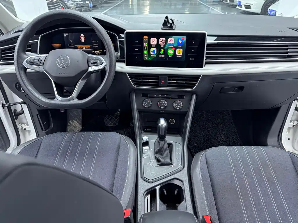 Volkswagen Tiguan L 2022 330TSI Automatic FWD Comfort Edition 2022 - thumbnail 10