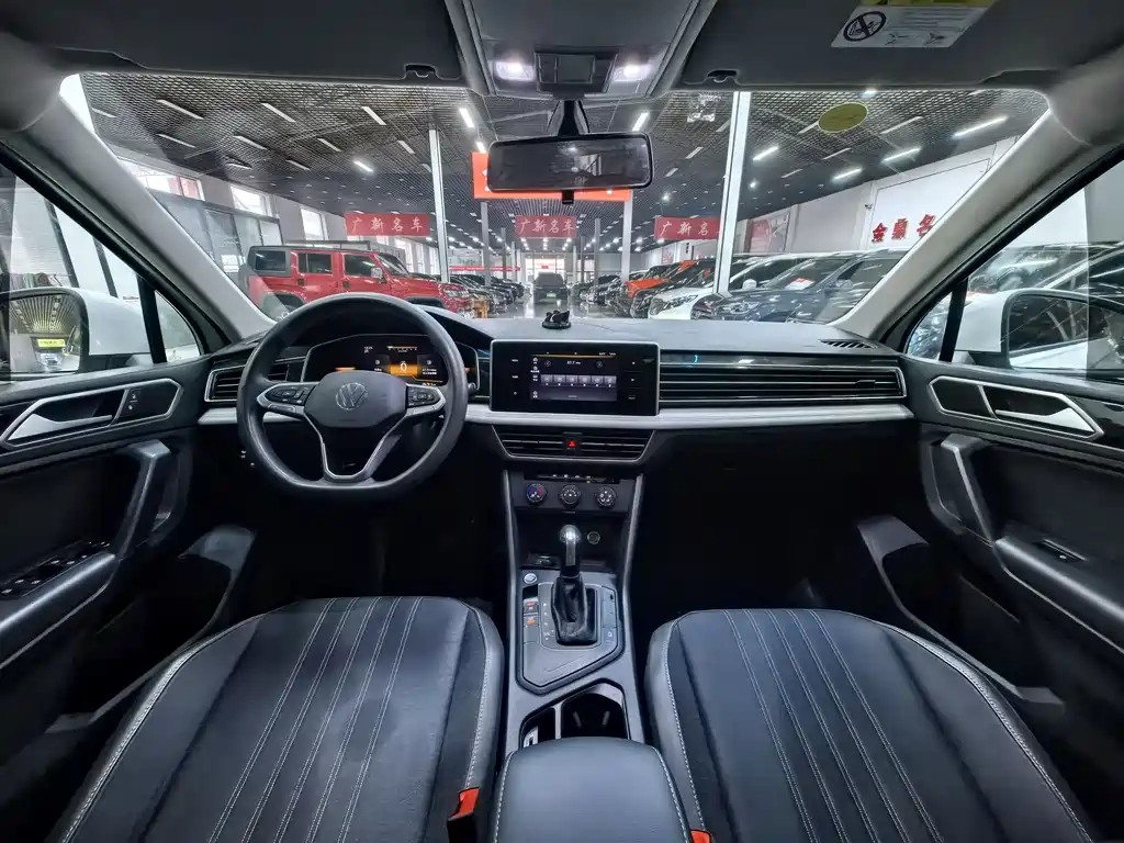 Volkswagen Tiguan L 2022 330TSI Automatic FWD Comfort Edition 2022 - thumbnail 6