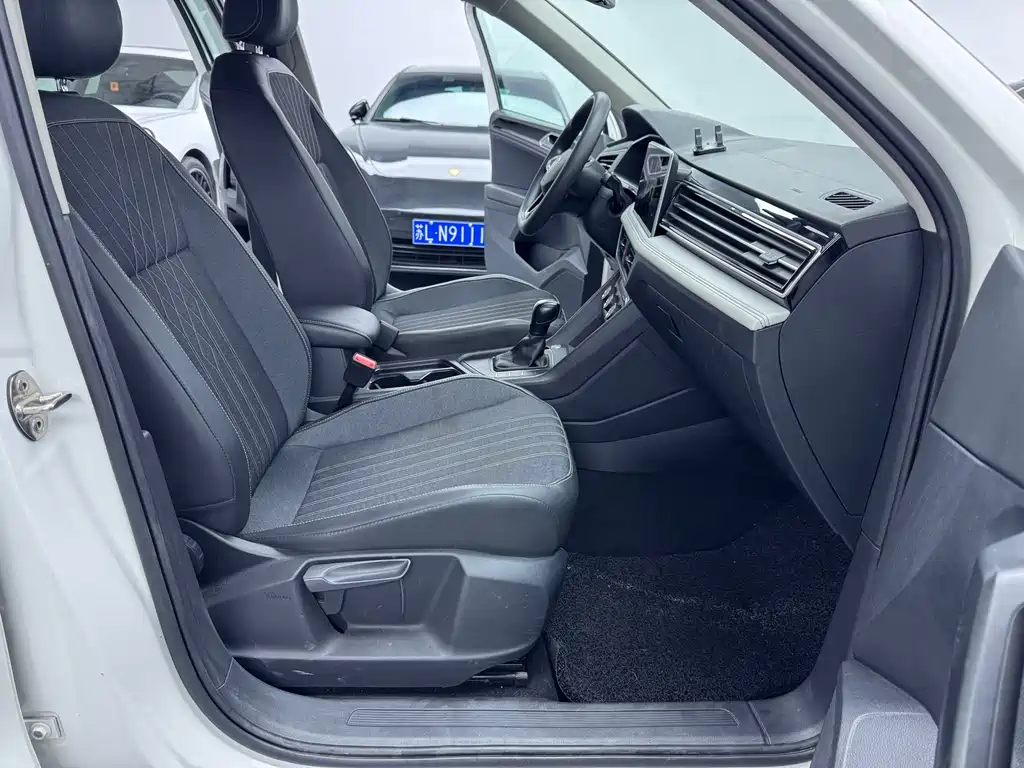 Volkswagen Tiguan L 2022 330TSI Automatic FWD Comfort Edition 2022 - thumbnail 11