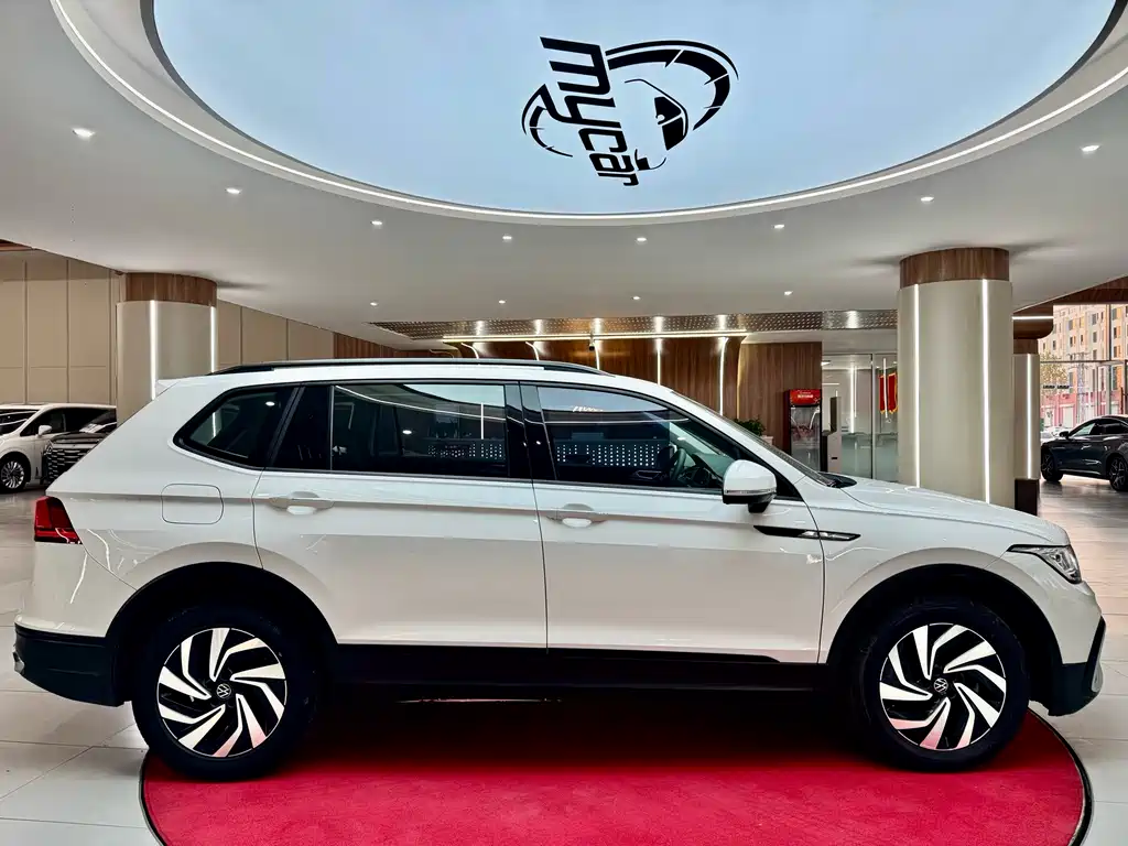 Volkswagen Tiguan L 2022 330TSI Automatic FWD Comfort Edition 2022 - thumbnail 4