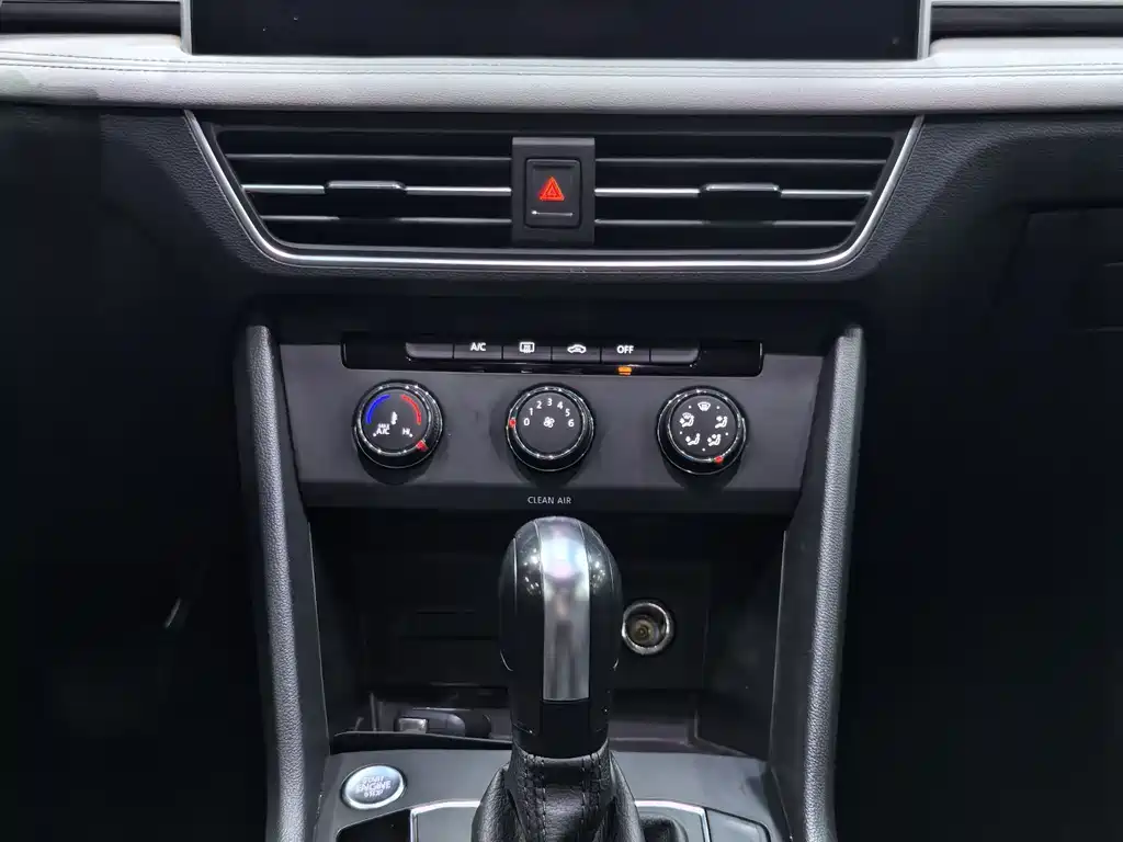 Volkswagen Tiguan L 2022 330TSI Automatic FWD Comfort Edition 2022 - thumbnail 9