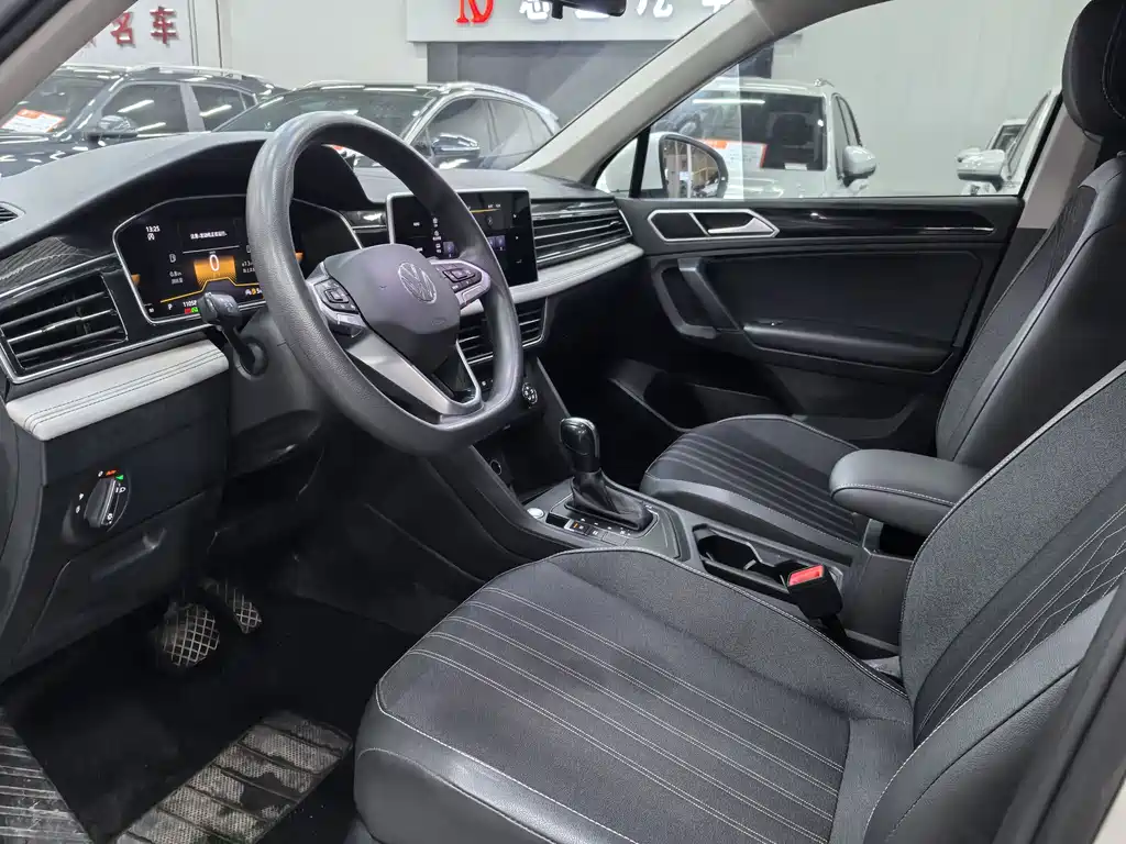 Volkswagen Tiguan L 2022 330TSI Automatic FWD Comfort Edition 2022 - thumbnail 10