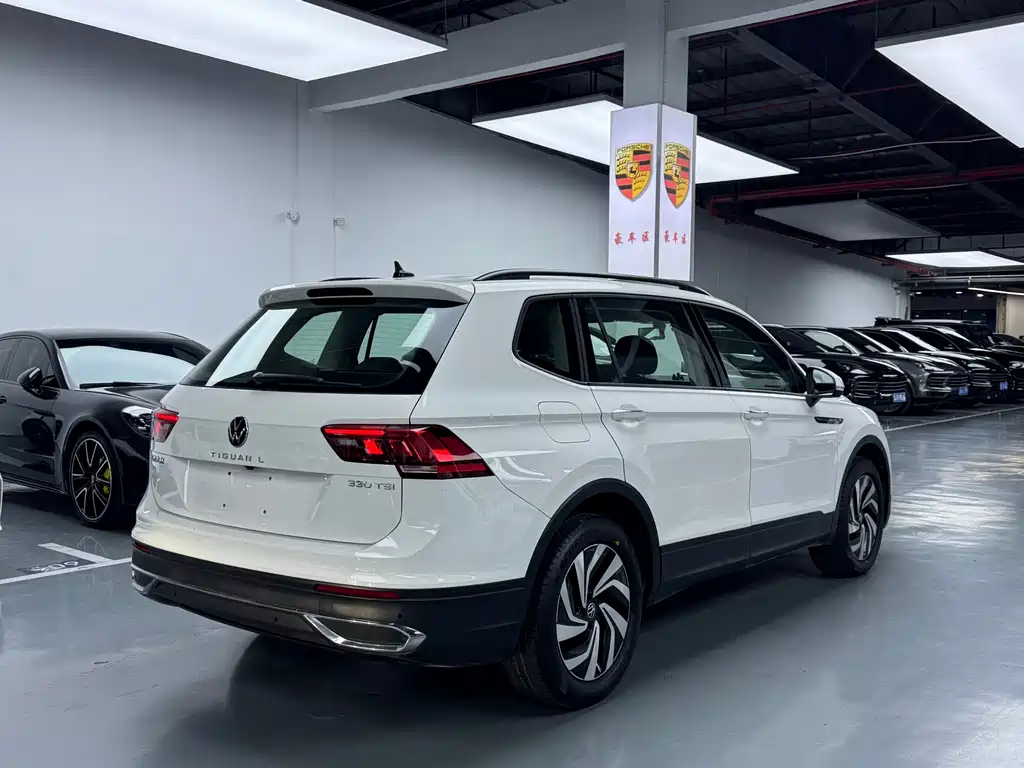 Volkswagen Tiguan L 2022 330TSI Automatic FWD Comfort Edition 2022 - thumbnail 19