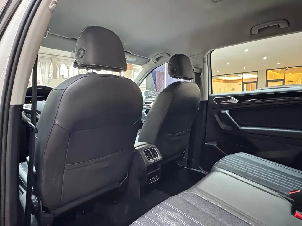 Volkswagen Tiguan L 2022 330TSI Automatic FWD Comfort Edition 2022 - thumbnail 14