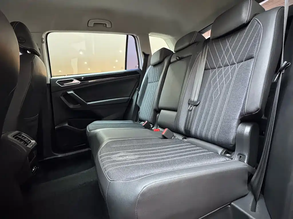 Volkswagen Tiguan L 2022 330TSI Automatic FWD Comfort Edition 2022 - thumbnail 15