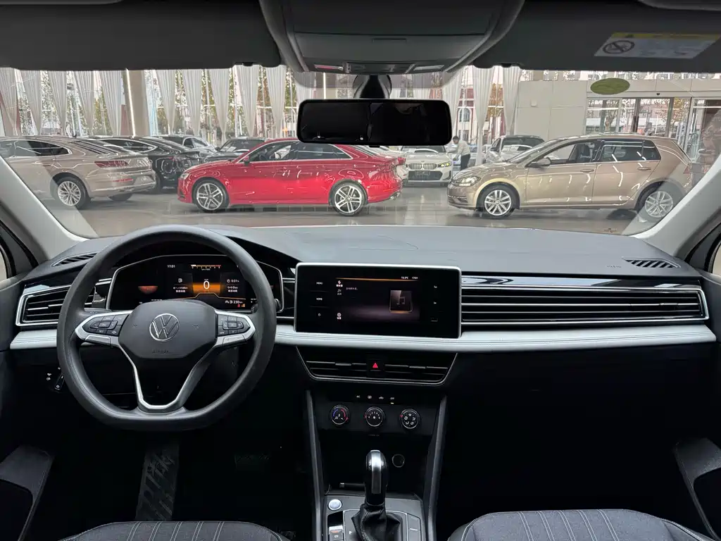 Volkswagen Tiguan L 2022 330TSI Automatic FWD Comfort Edition 2022 - thumbnail 16