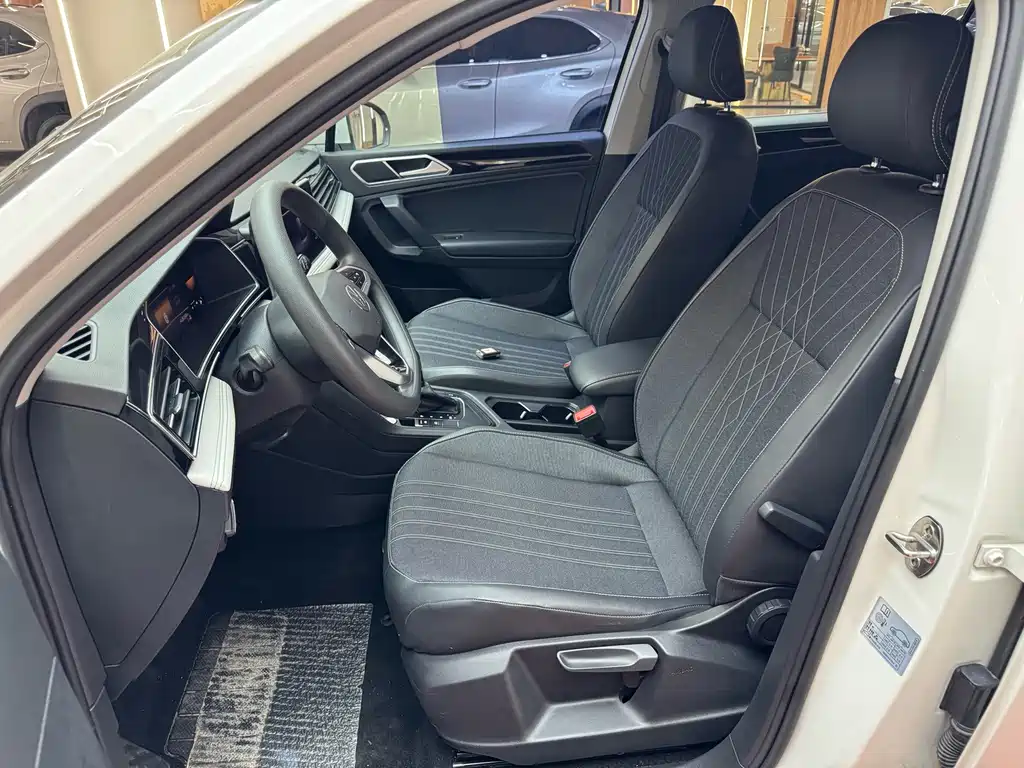 Volkswagen Tiguan L 2022 330TSI Automatic FWD Comfort Edition 2022 - thumbnail 29