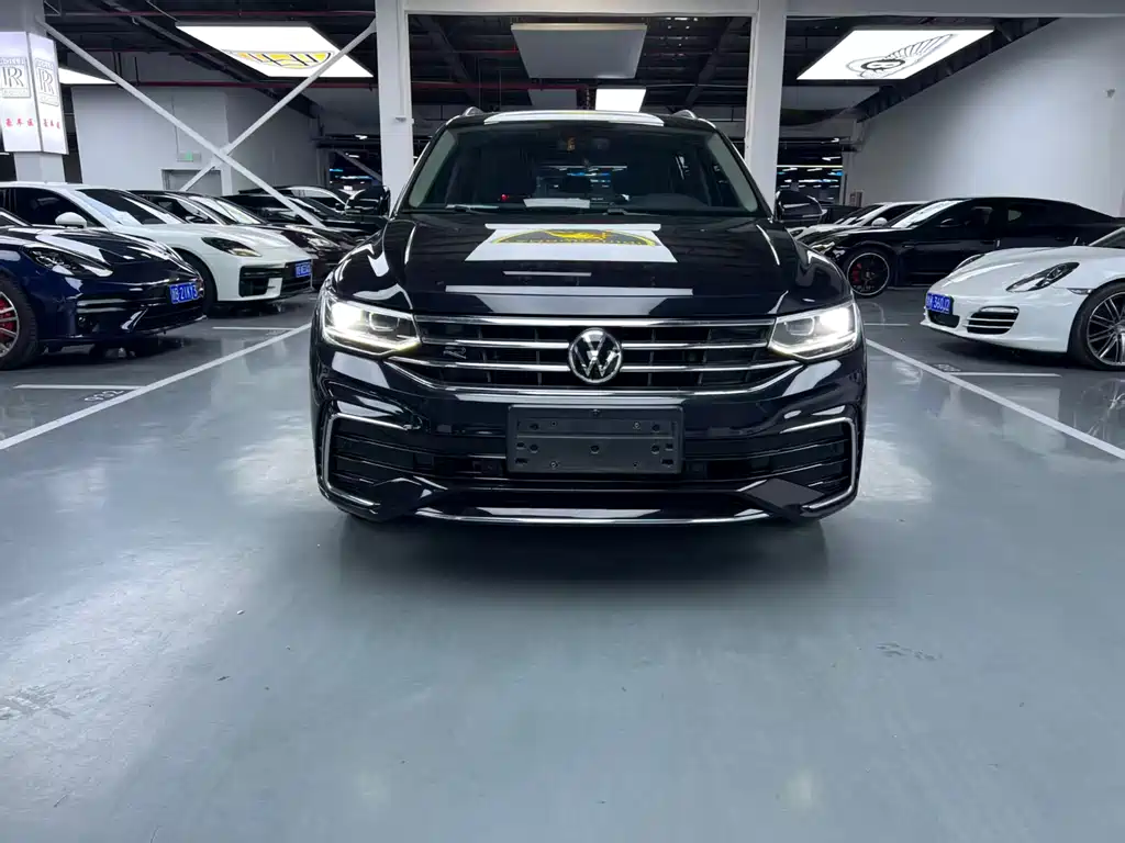Volkswagen Tiguan L 2022 330TSI R-Line Comfort Edition AWD 2022 - thumbnail 2