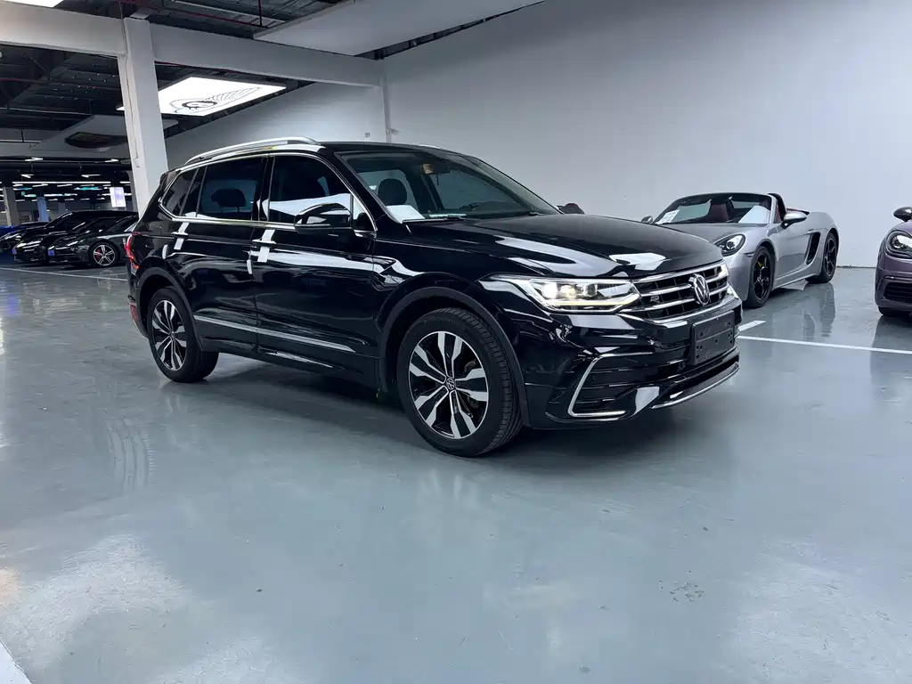 Volkswagen Tiguan L 2022 330TSI R-Line Comfort Edition AWD 2022 - thumbnail 3