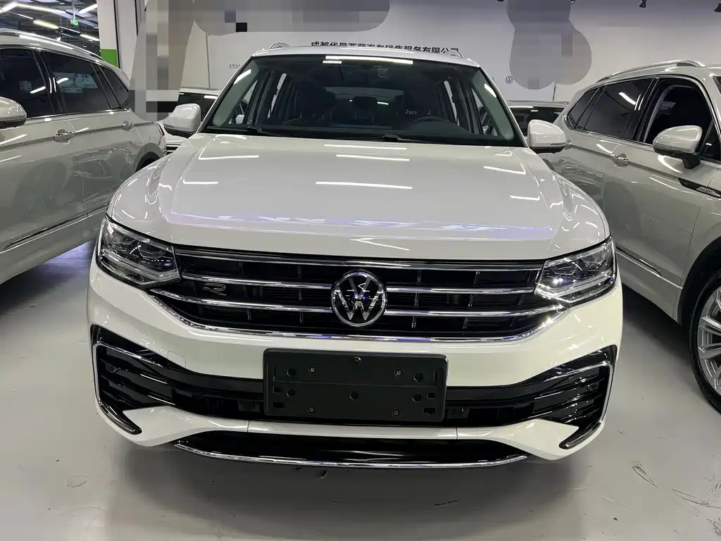 Volkswagen Tiguan L 2022 330TSI Automatic FWD R-Line Edition 2022 - thumbnail 2