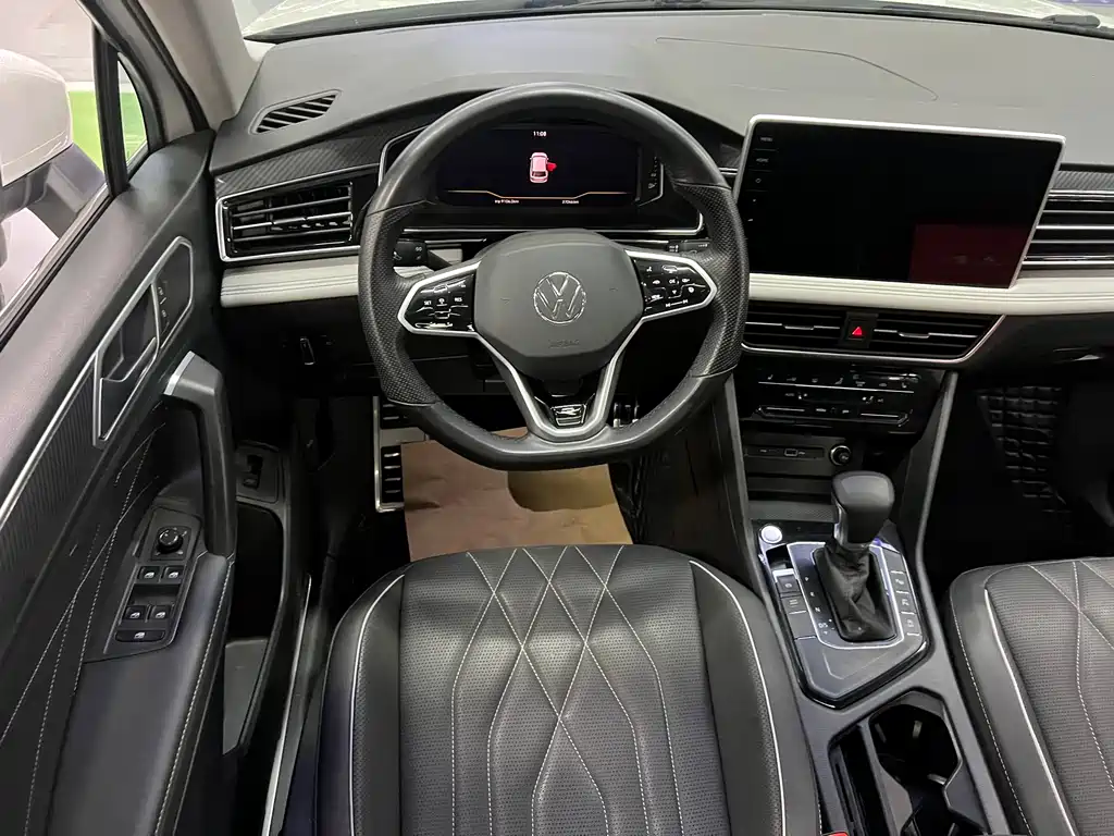 Volkswagen Tiguan L 2022 330TSI Automatic FWD R-Line Edition 2022 - thumbnail 10