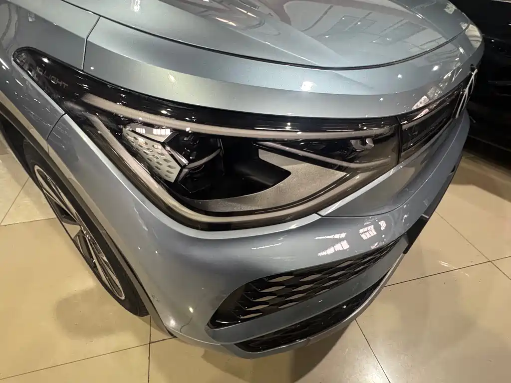 Volkswagen ID.6 X 2023 Intelligent Long Range Edition 2023 - thumbnail 4
