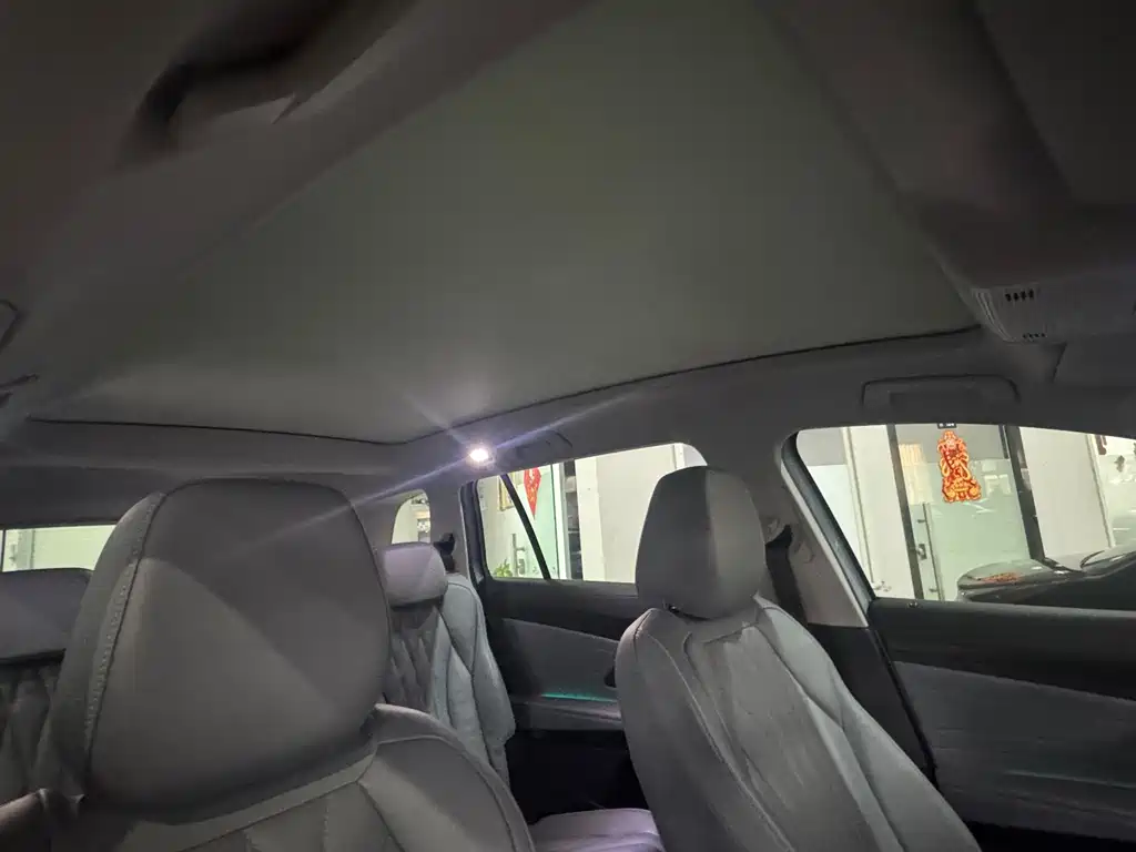 Volkswagen ID.6 X 2023 Intelligent Long Range Edition 2023 - thumbnail 8