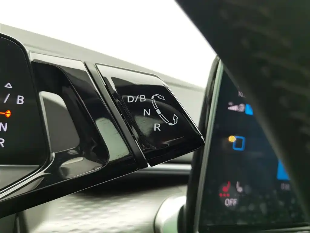 Volkswagen ID.6 X 2023 Intelligent Long Range Edition 2024 - thumbnail 13