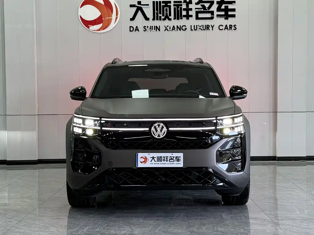 Volkswagen Touareg 2025 Pro 450TSI AWD Climbing Edition 2025 - thumbnail 2