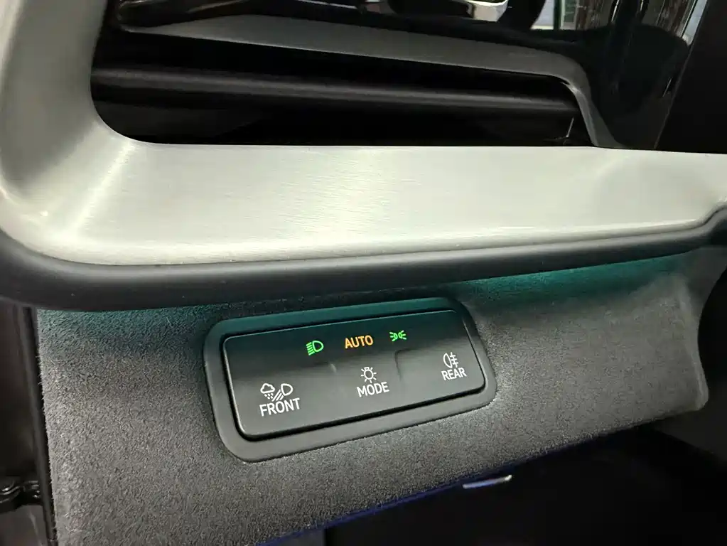 Volkswagen Touareg 2025 Pro 450TSI AWD Climbing Edition 2025 - thumbnail 13