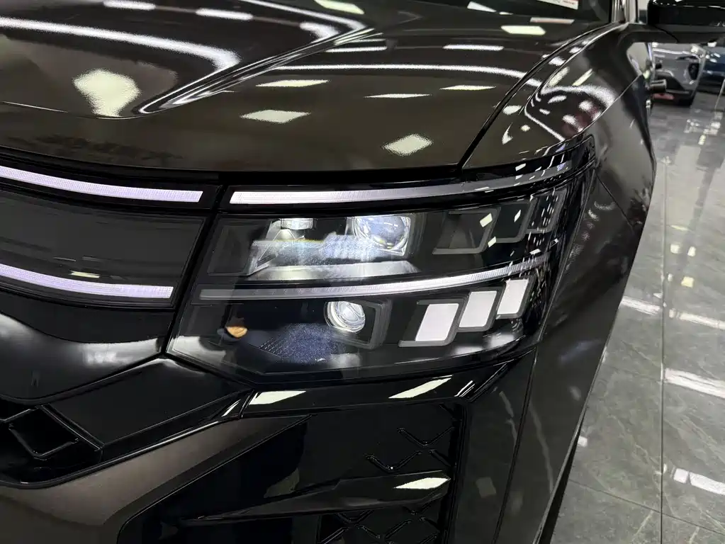 Volkswagen Touareg 2025 Pro 450TSI AWD Climbing Edition 2025 - thumbnail 21