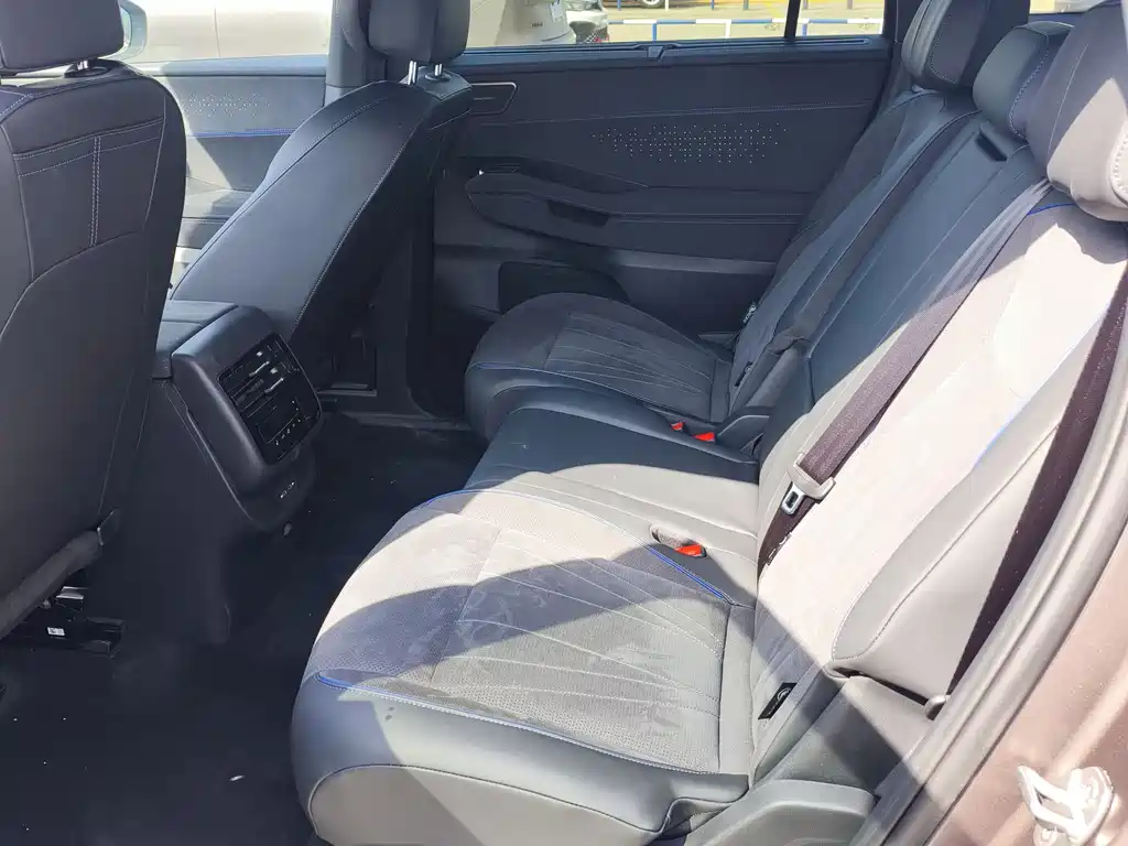 Volkswagen Teramont 2025 Teramont Pro 450TSI AWD Climbing Edition 2025 - thumbnail 5