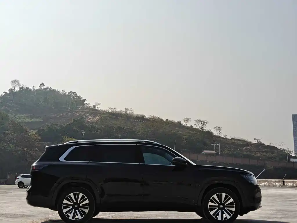 Volkswagen Teramont 2025 Teramont Pro 450TSI AWD Explorer Edition 2025 - thumbnail 4