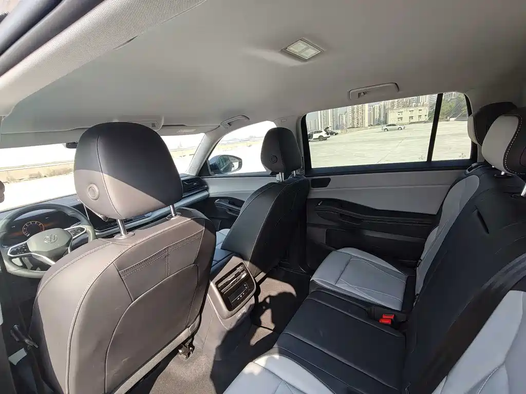 Volkswagen Teramont 2025 Teramont Pro 450TSI AWD Explorer Edition 2025 - thumbnail 23