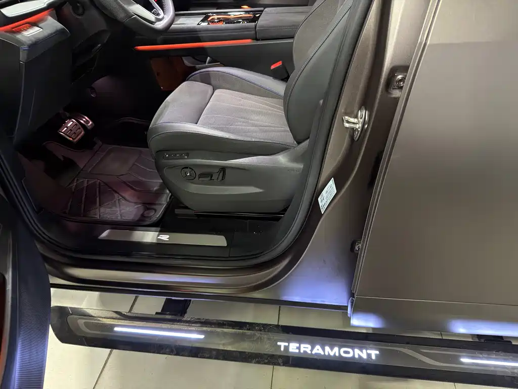 Volkswagen Teramont 2025 Teramont Pro 450TSI AWD Climbing Edition 2025 - thumbnail 6
