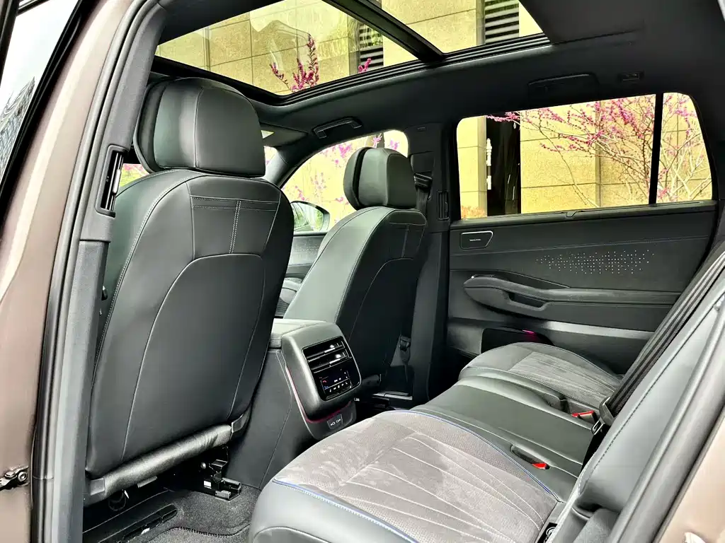 Volkswagen Teramont 2025 Teramont Pro 450TSI AWD Climbing Edition 2025 - thumbnail 7