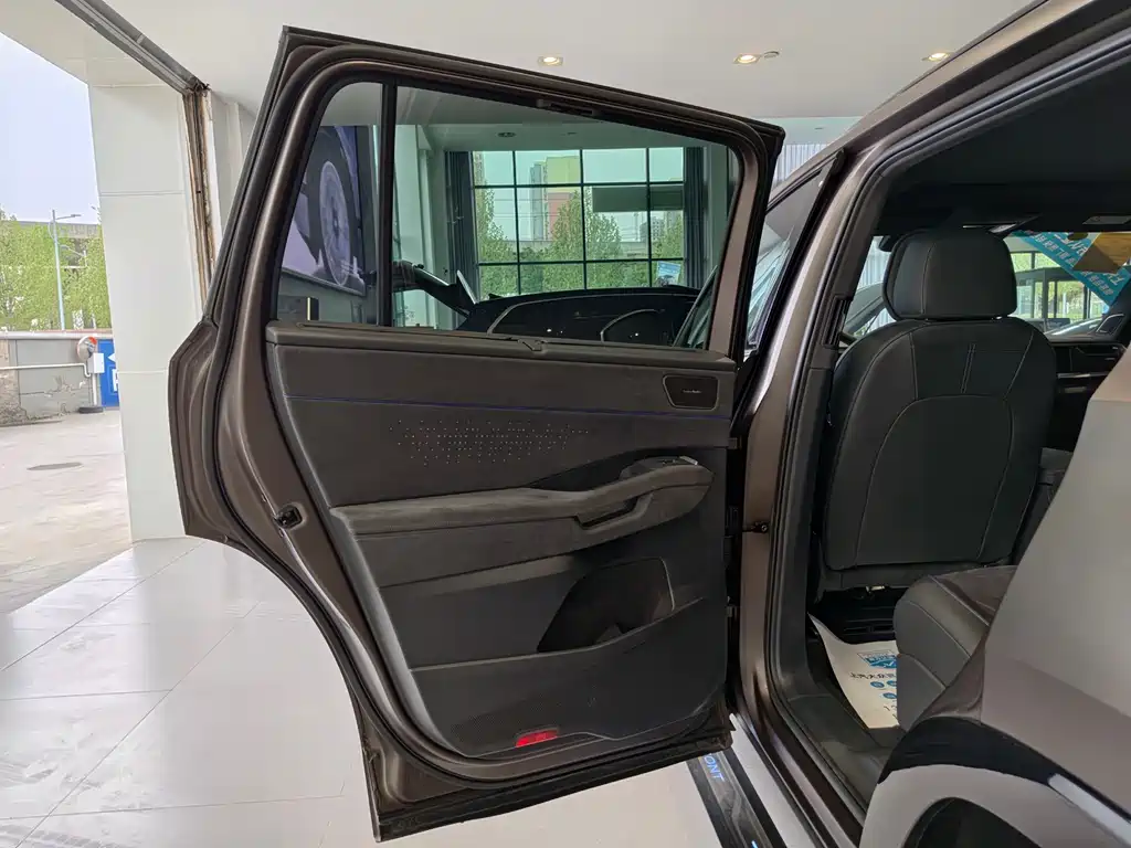 Volkswagen Teramont 2025 Teramont Pro 450TSI AWD Climbing Edition 2025 - thumbnail 9