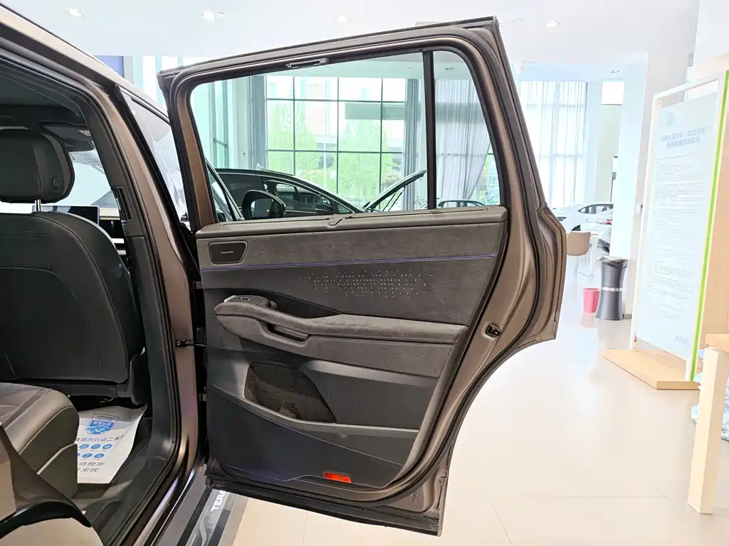 Volkswagen Teramont 2025 Teramont Pro 450TSI AWD Climbing Edition 2025 - thumbnail 11