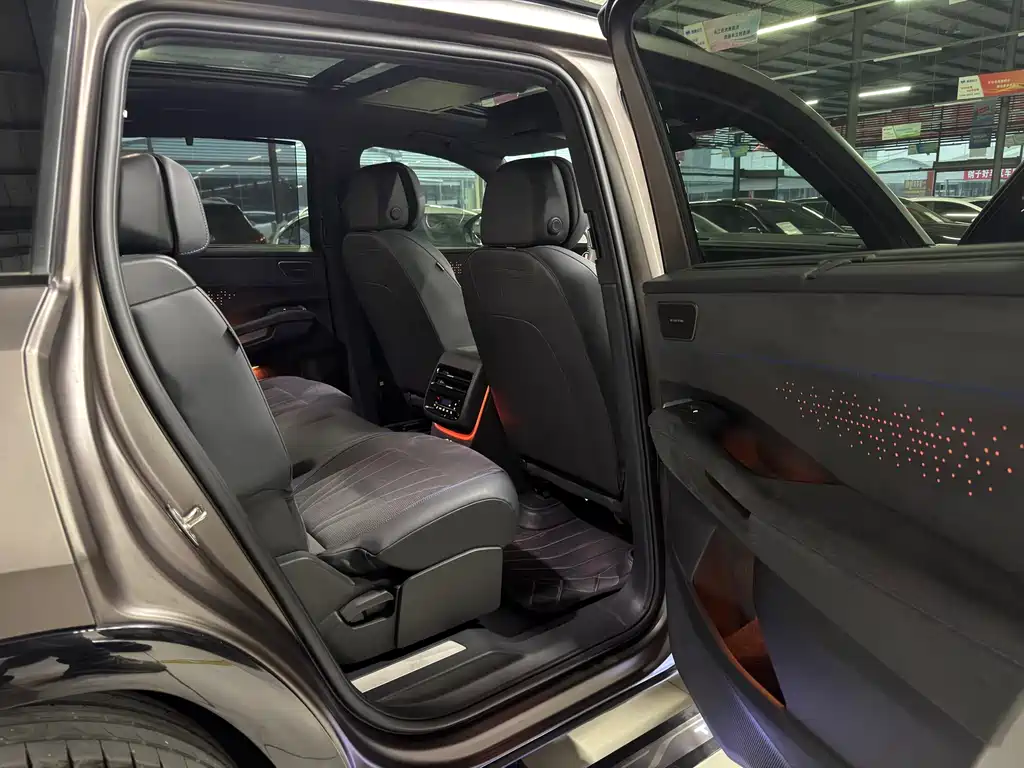 Volkswagen Teramont 2025 Teramont Pro 450TSI AWD Climbing Edition 2025 - thumbnail 24