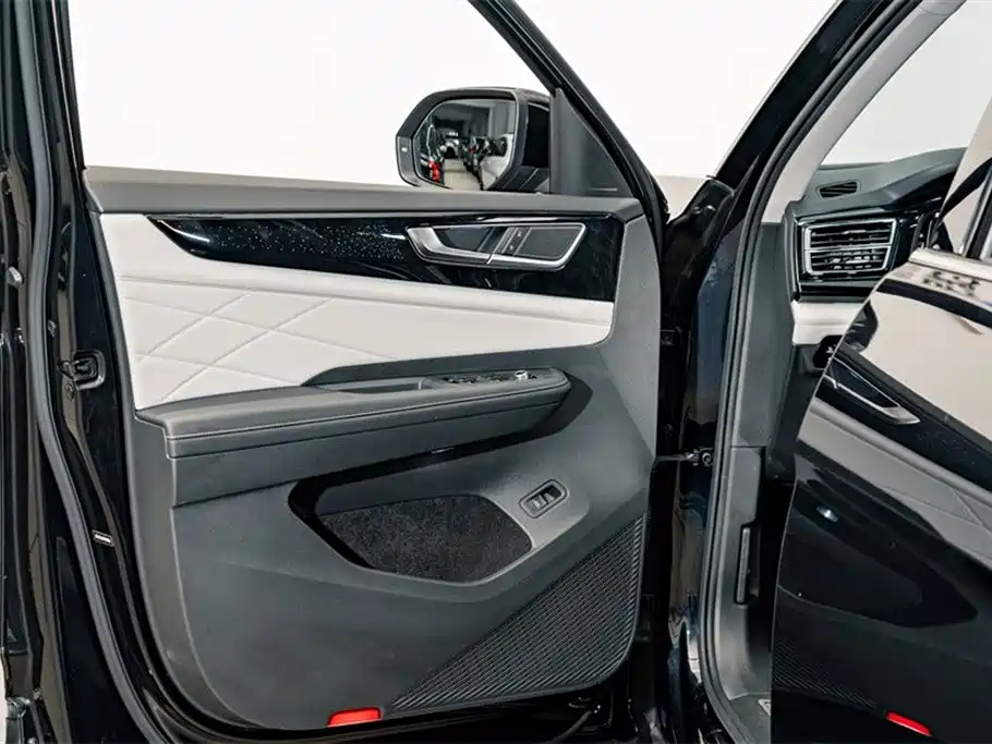 Volkswagen Touareg 2023 380TSI AWD Premium Luxury Edition 2022 - thumbnail 16