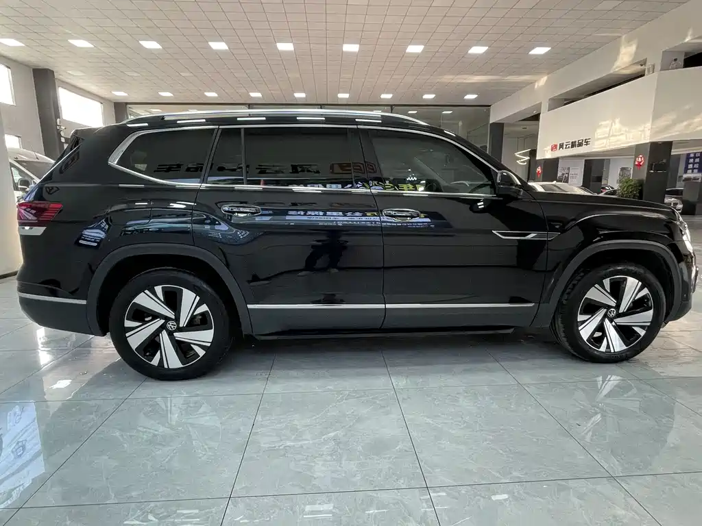 Volkswagen Touareg 2023 380TSI AWD Premium Luxury Edition 2022 - thumbnail 3