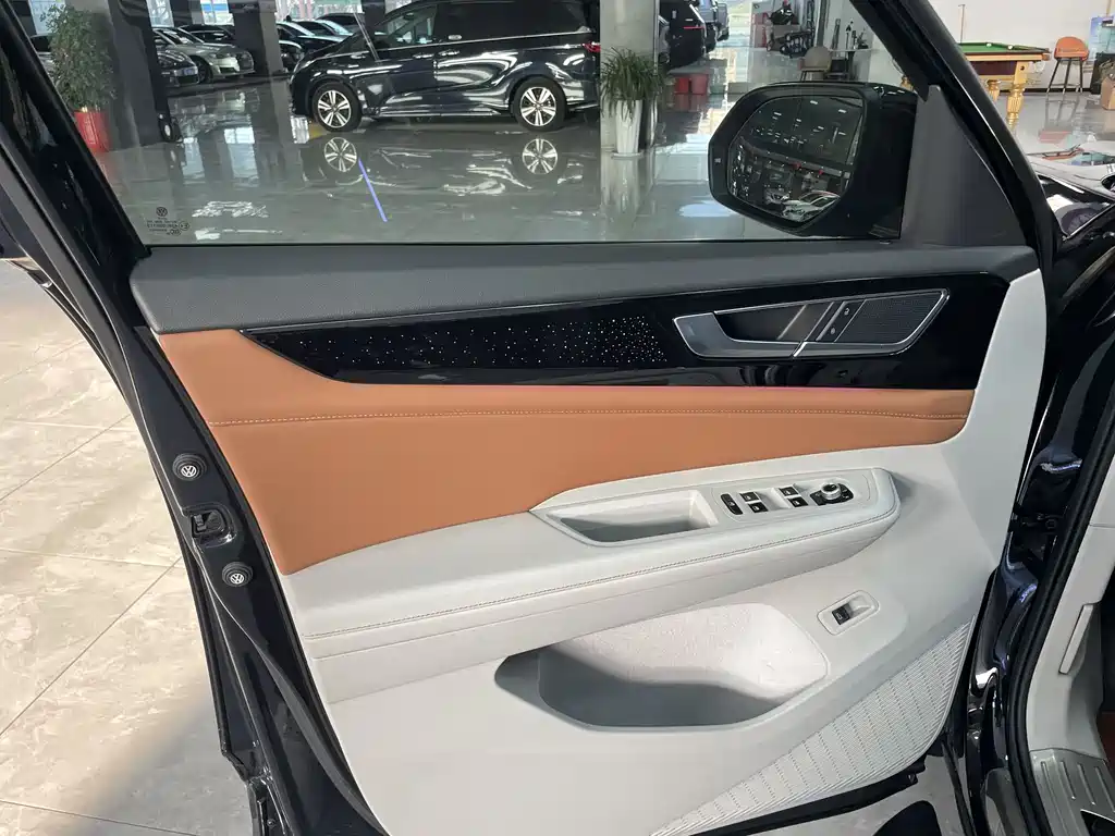 Volkswagen Touareg 2023 380TSI AWD Premium Luxury Edition 2022 - thumbnail 9